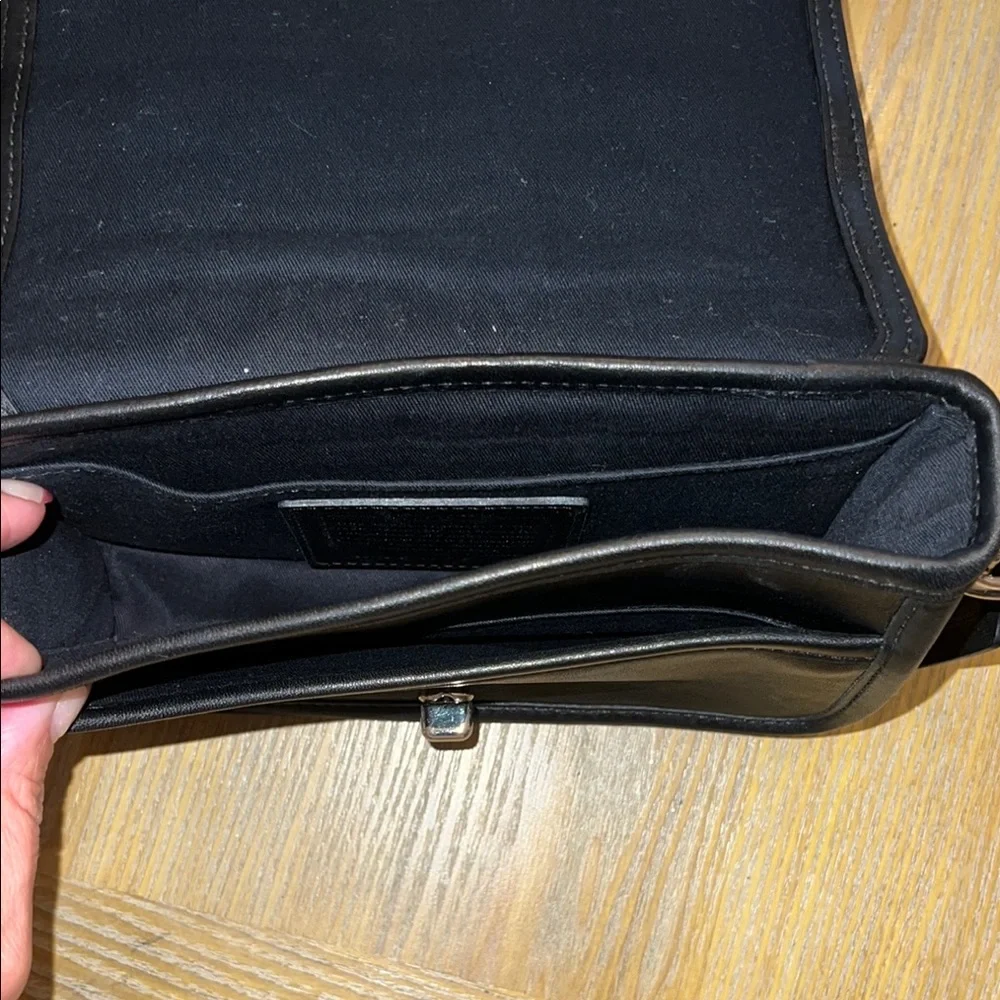 Coach Black leather Turnlock Crossbody Bag —NO STRAP - Picture 8 of 11